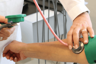 Un dispositivo wearable monitoriza hormonas para detectar aldosteronismo primario